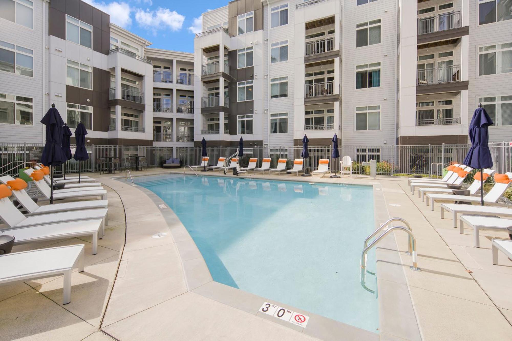 Global Luxury Suites At Reston Luaran gambar